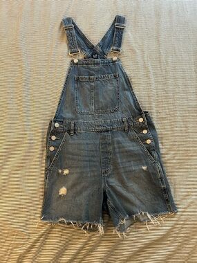 GAP Denim Short Overalls in Medium Blue Wash